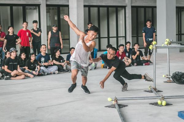 包含追逐“欧洲之巅”:冠军之路上最艰难的时刻的词条 包含追逐“欧洲之巅”:冠军之路上最艰难的时刻的词条