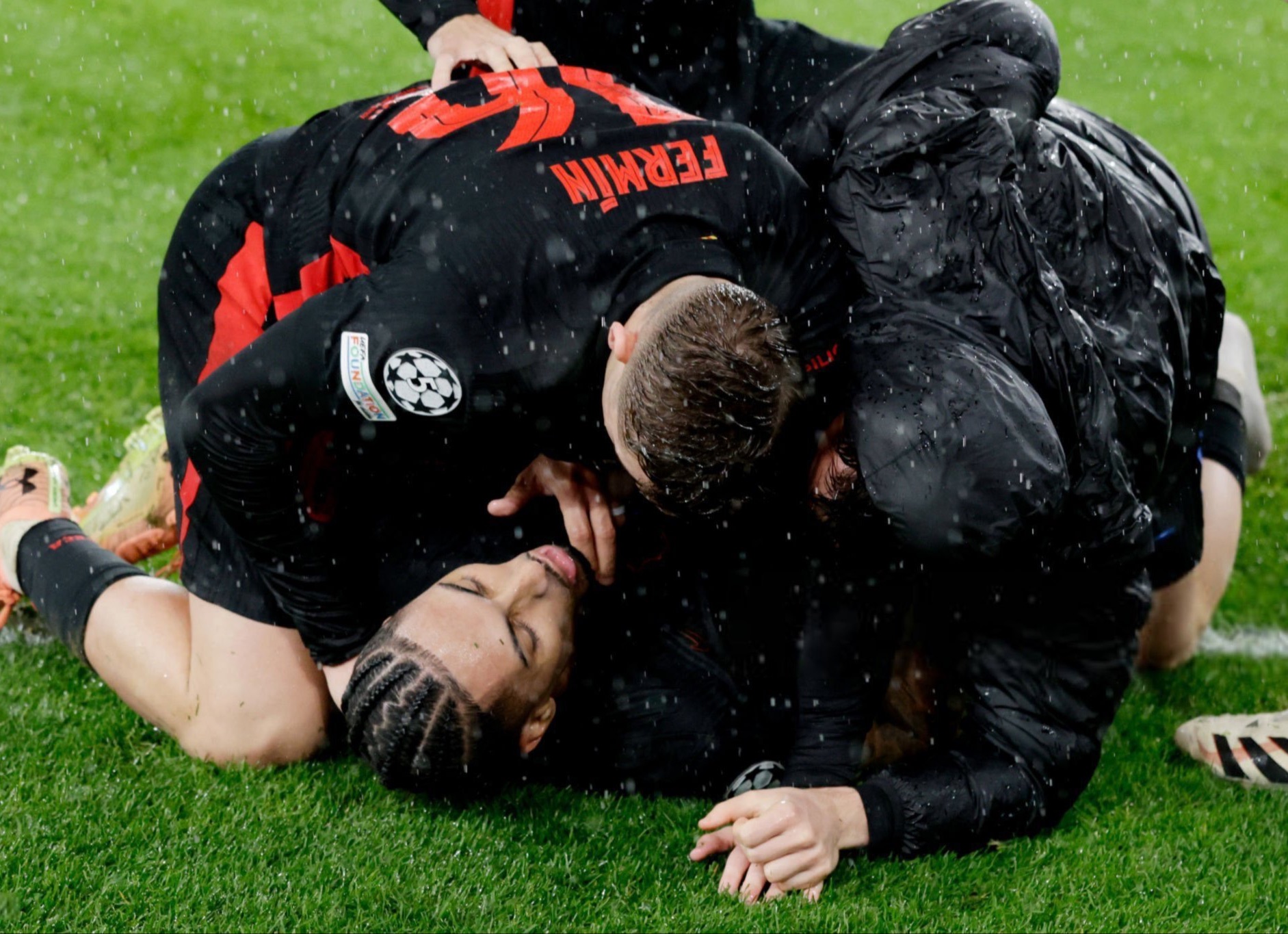 开云kaiyun-逆转奇迹：那些令人屏息的欧冠逆境夺冠瞬间的简单介绍